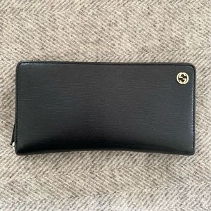 Beautiful Gucci ‘Betty’ zip around wallet - Authentic